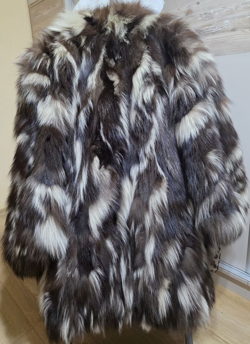 Haina blana vulpe argintie