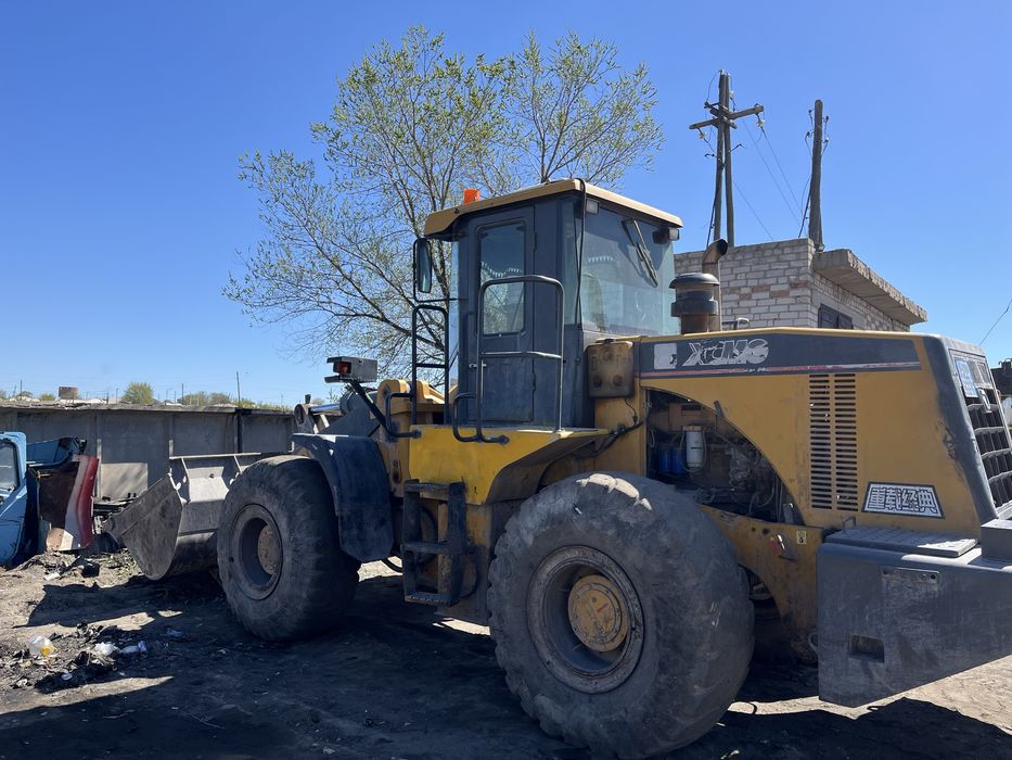 Продам погрузчик 3х кубовый