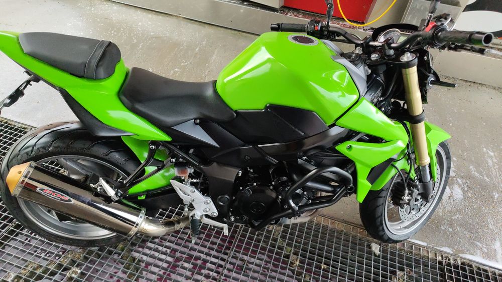 VÂND SAU SCHIMB ( cu MOTOR 1000cmc) Motor Suzuki gsr 750