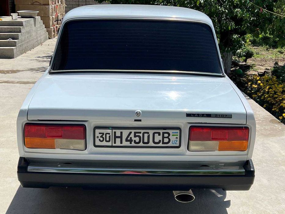 Vaz 2107 sotiladi
