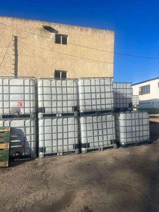 Бидони/Цистерни/IBC-контейнери/Варели за вода по 1-тон/1000 литра