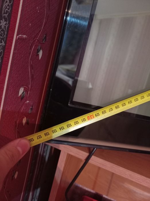 Большой LG телевизор