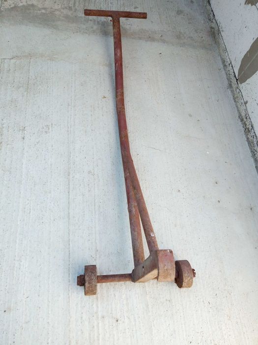 Carucior de ridicat masina