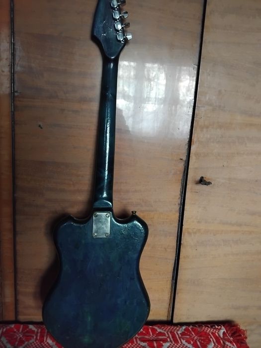 Chitara electrica buna funcționabila