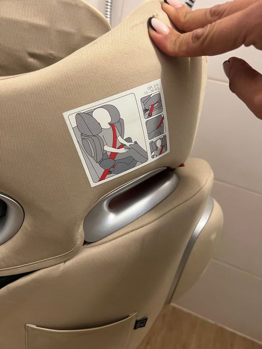 Стол за кола cybex 15-36 кг. Isofix