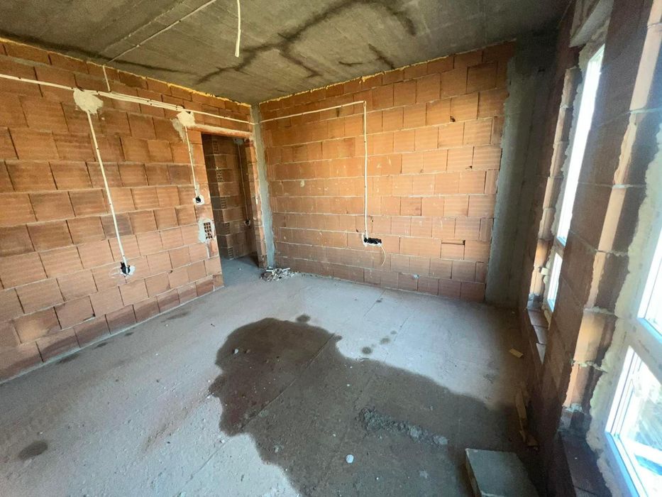 Продава се Тристаен апартамент в Пловдив, Остромила - 105 кв.м за 704 €/кв.м - Снимка #2