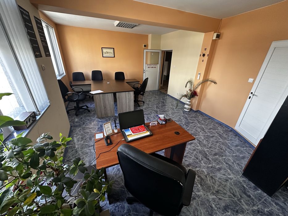 Дава се под наем Офис в София, Хаджи Димитър - 30 кв.м за 280 € - Снимка #1