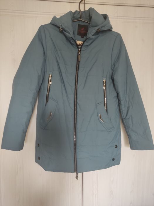 Продам пуховик,пальто и куртку.