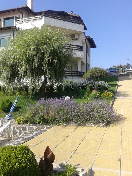 Продава се Тристаен апартамент в Русе, Център - 110 кв.м за 1355 €/кв.м - Снимка #3