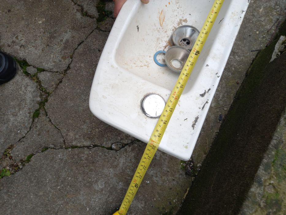 Мивка за баня или тоалетна