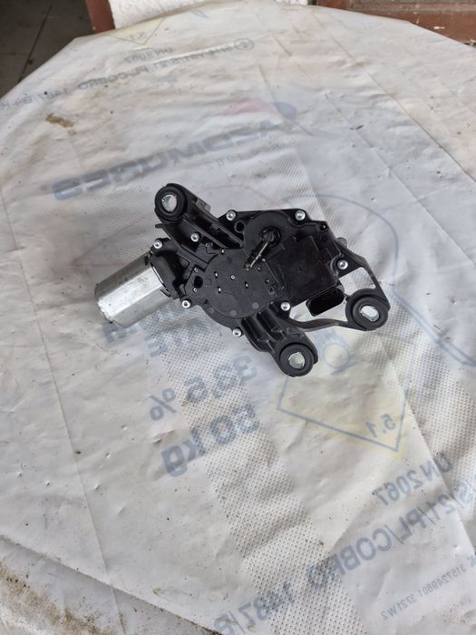 Vand motoras stergator spate vw golf 5