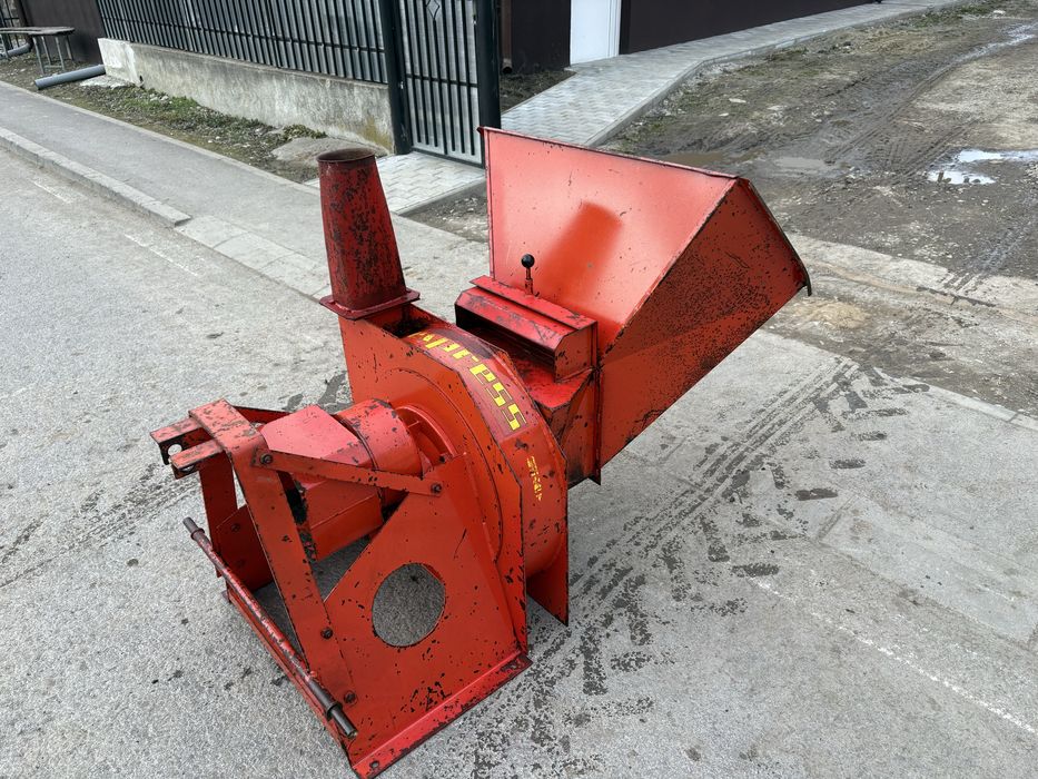 Moara dupa tractor cu gardan