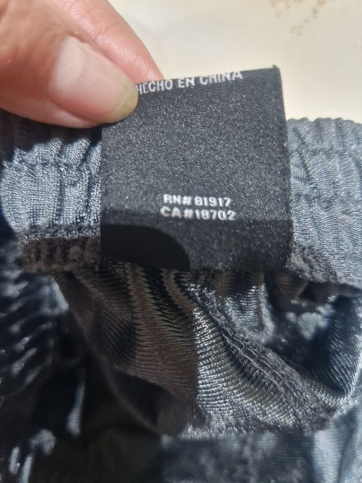 Pantaloni Jordan 10-12 ani, la doar 35 lei