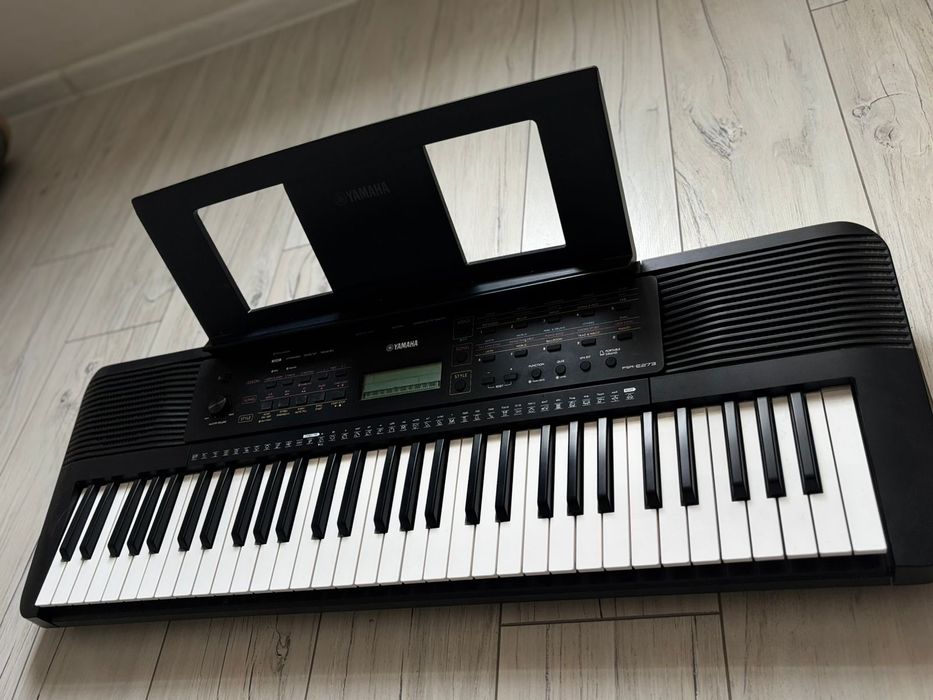 Продаю синтезатор в отличном состоянии