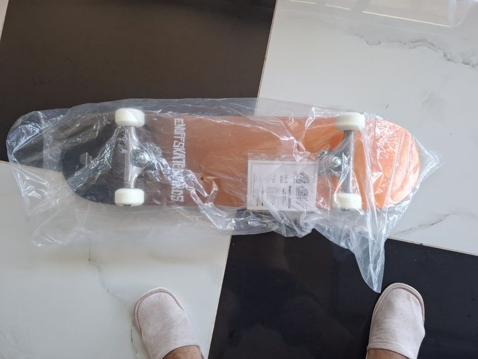 Skateboard  nou cu eticheta