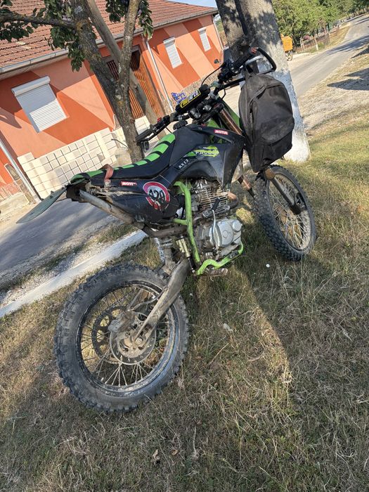 Vând cross 150cc
