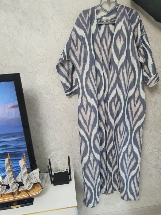 Платье вечернее черное. Читайте описание есть разные женские вещи.