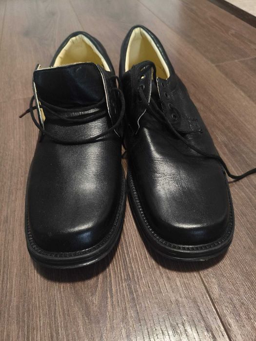 Pantofi piele neagra noi
