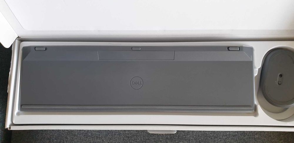 Dell Premier Multi-Device Wireless Keyboard & Mouse KM7321W C995W