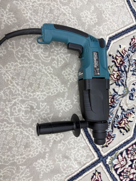 Продаётся перфоратор makita HR2450