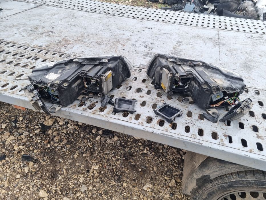 Десен фар за Ауди А8 Д3 2006г биксенот завиващ обурудван