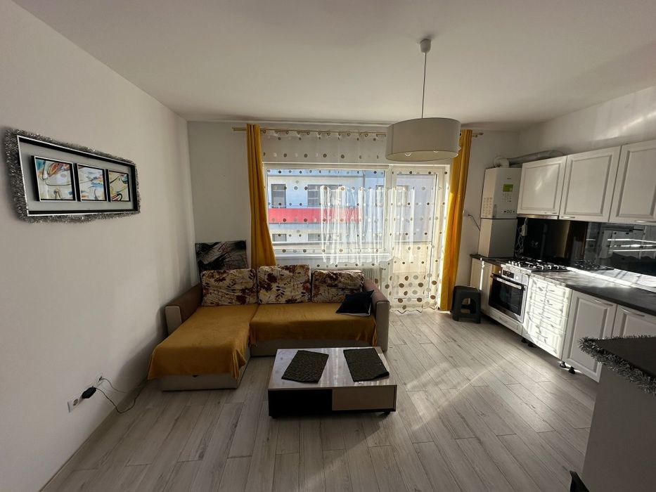 Inchiriez apartament