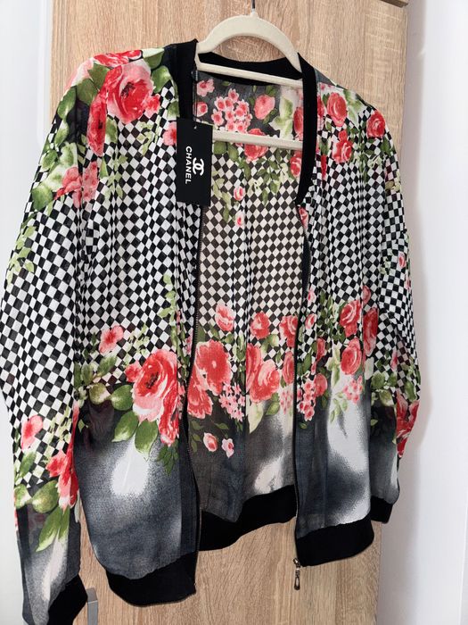 Geacă Chanel red roses