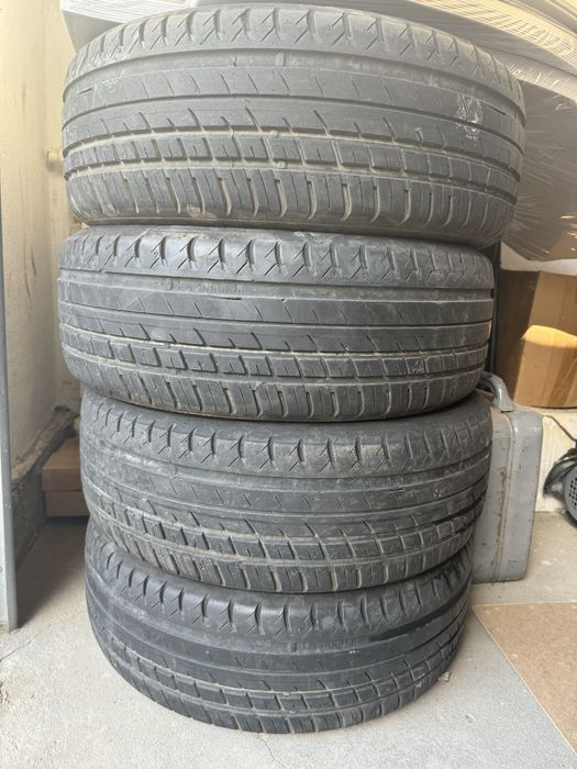 Продам летние резины Viatti