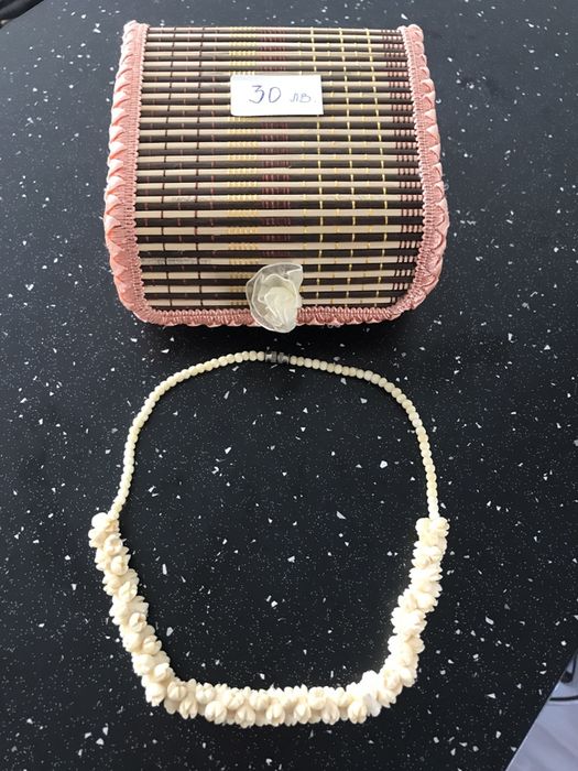 Кутия за бижута с колие