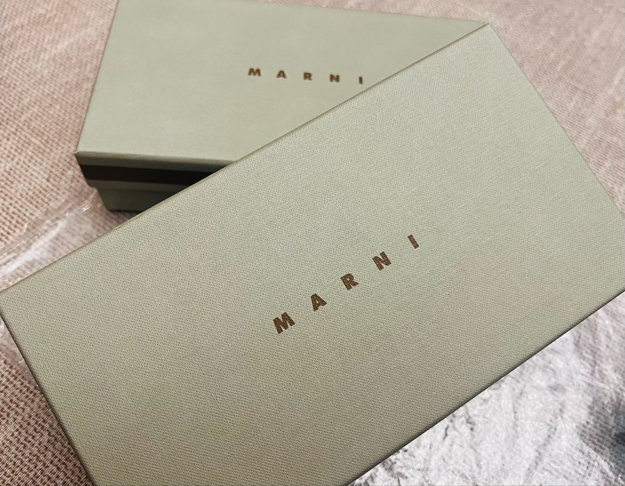 Солнцезащитные очки Marni