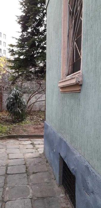 дава под наем  етаж от къща от собственик