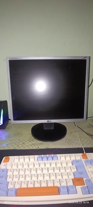 LG flatron 75hz 19 manitor