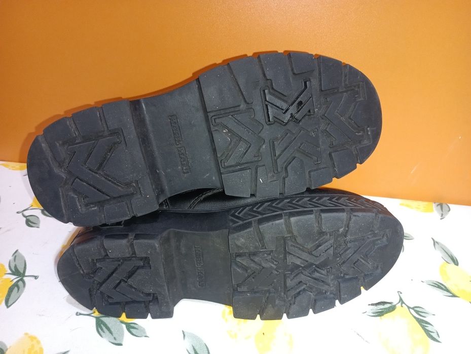 Karl Kani N 38 кожени боти - 17,5 €