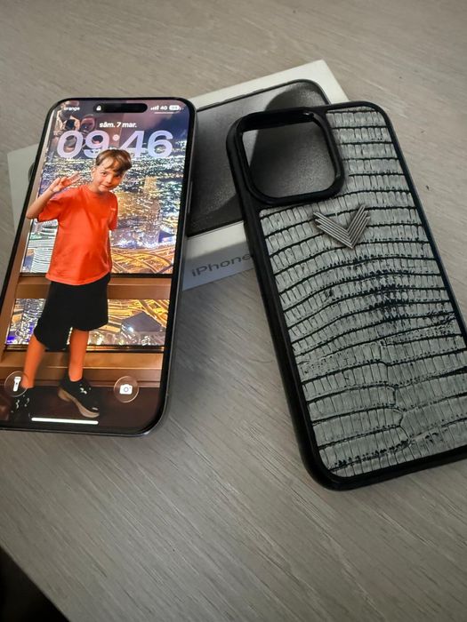 Vand iphone 15 Pro Max , impecabil, sanatate baterie 85%