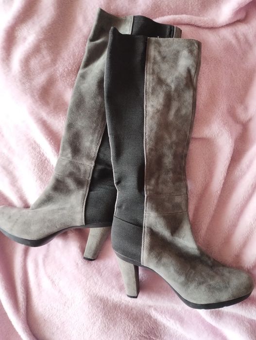 Нови ботуши GEOX  , номер 37, естествен велур с черно.