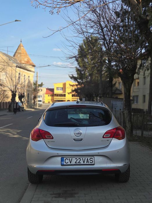 Opel Astra J Hatchback 1.7 CDTI