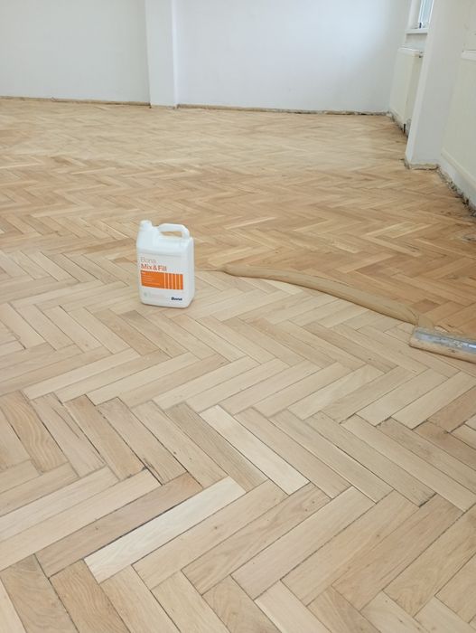Slefuiesc parchet 75 lei mp
