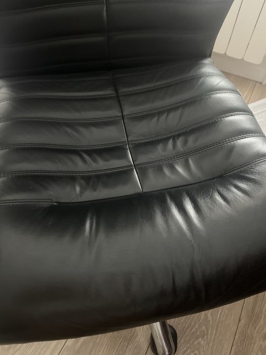 кожаное кресло продам