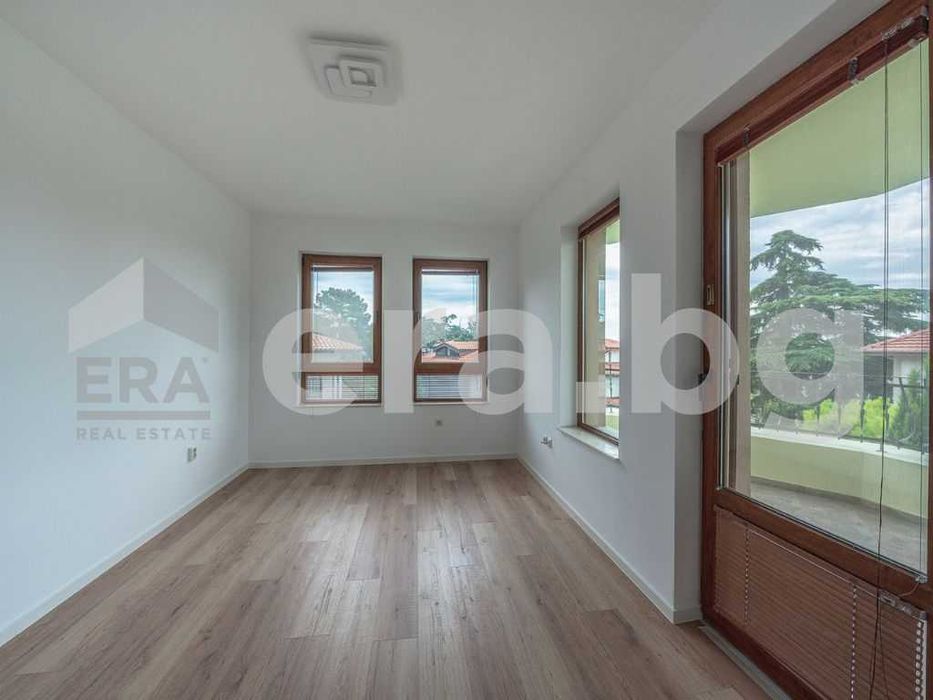 Дава се под наем Тристаен апартамент в Варна, м-т Траката - 100 кв.м за 228000 € - Снимка #4