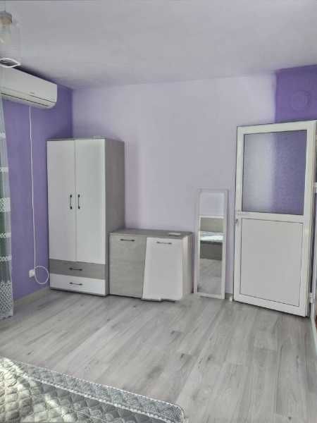 Дава се под наем Двустаен апартамент в Бургас, Долно Езерово - 65 кв.м за 225 € - Снимка #2