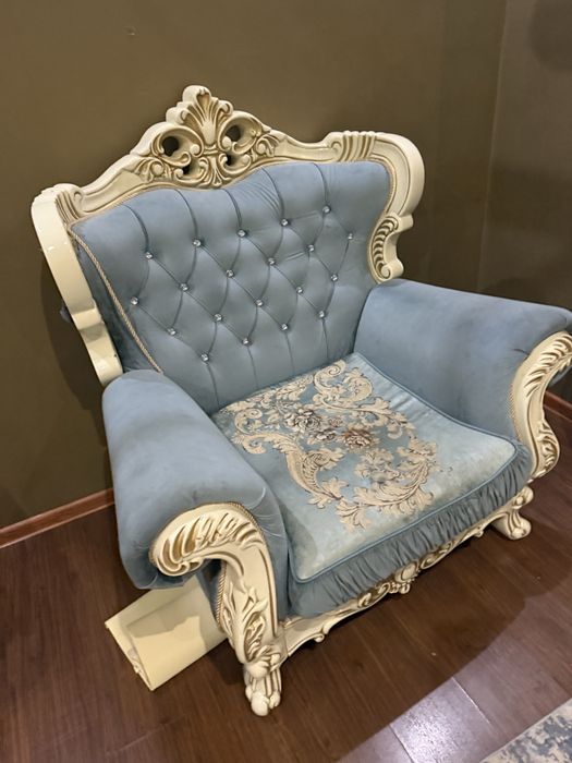 Диван с креслами