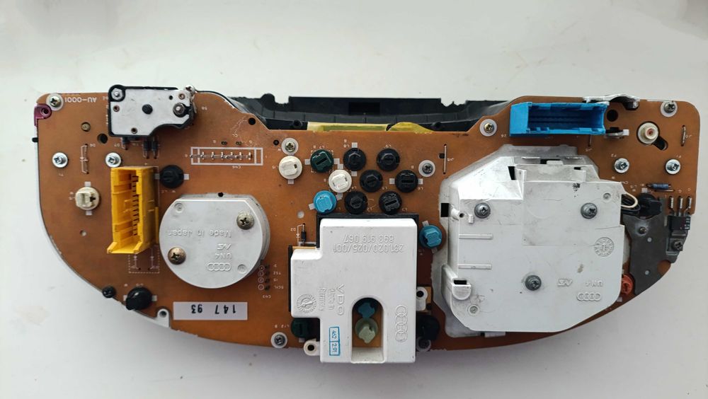 Щиток приборов audi 80