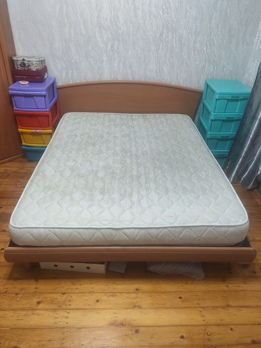 Двухспальная кровать 1,65*2