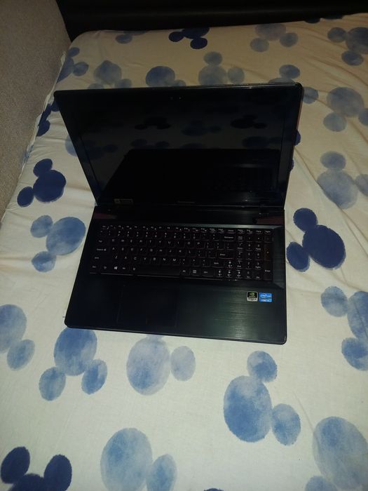 Vând leptop lenovo  Y500