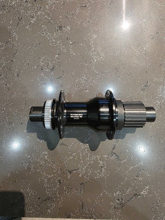 32 спици и Shimano задна главина