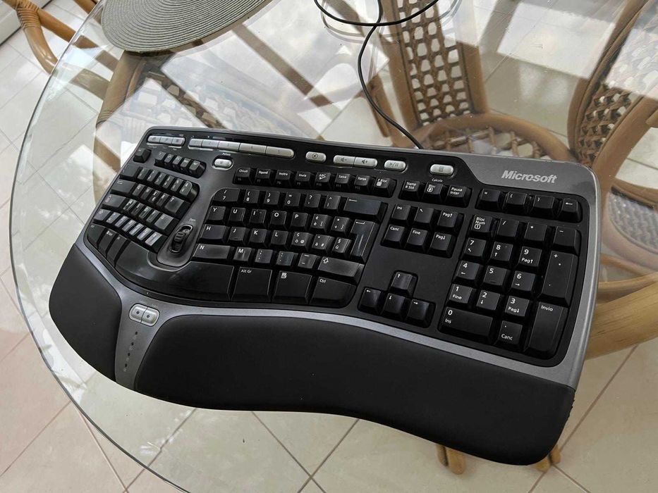 Tastatura PC ergonomica / gaming – Microsoft, Logitech, Roccat