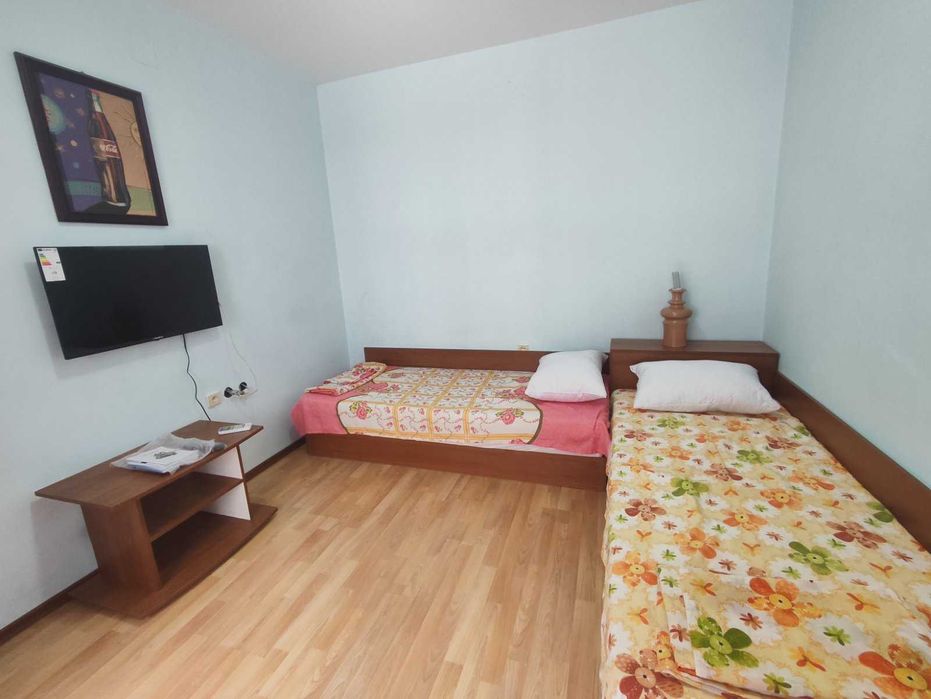 Дава се под наем Тристаен апартамент в Ямбол, Център - 80 кв.м за 498.27 € - Снимка #3