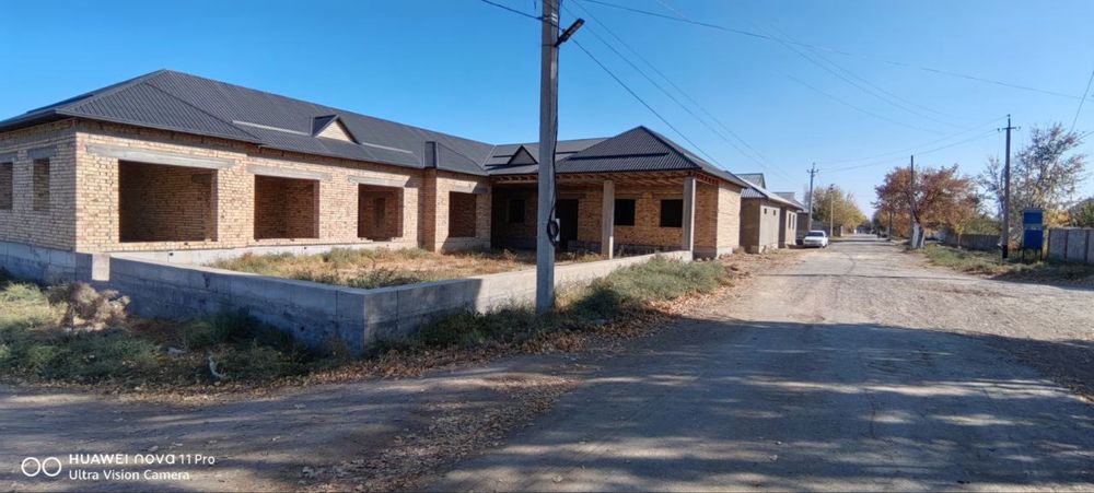 Уй срочно сотилади