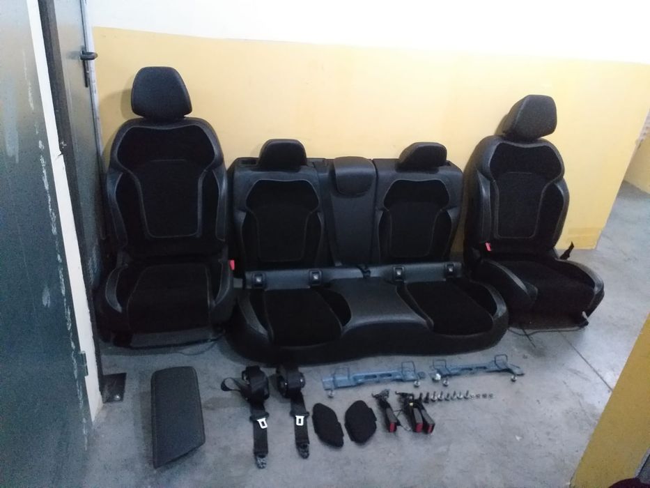 Bancheta Megane IV 4