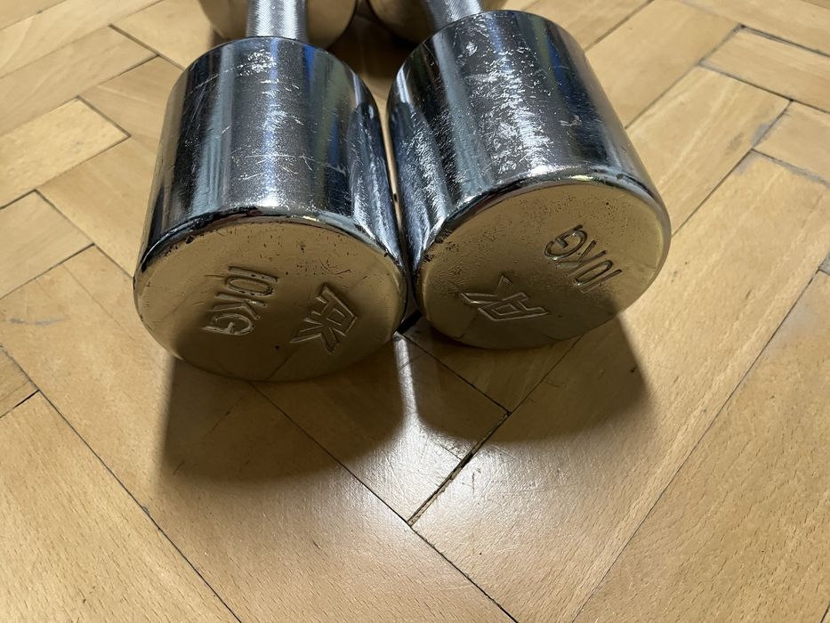 AK  дъмбели 1 брой  9 кг, 1 брой 10 кг Chrome, Hms Premium